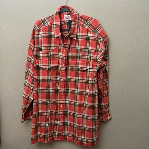 Levi’s Dylan Oversized Plaid Shirt pearl color snap buttons. Women 2X-large - Picture 1 of 10